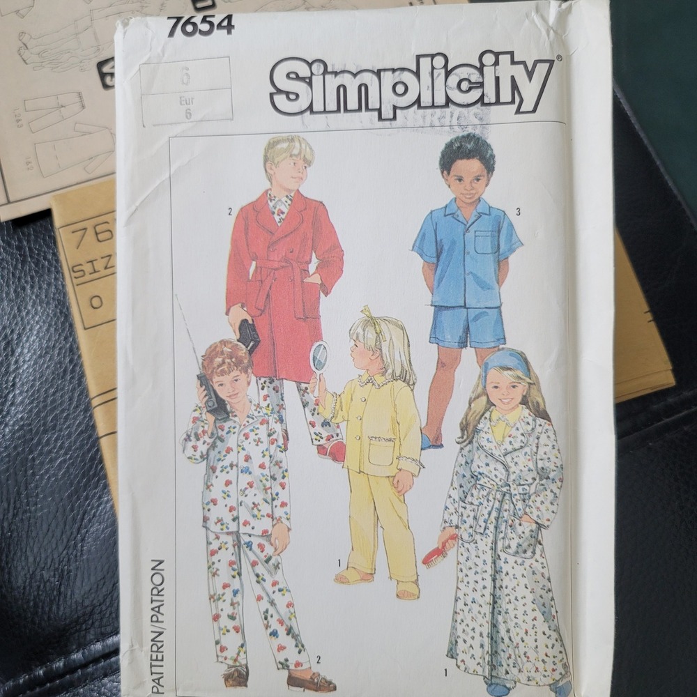 Simplicity 7654 Childrens Robe and Pajamas Sewing Pattern Size 6 Uncut Vintage